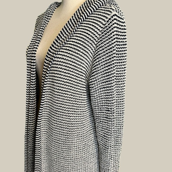 Nicole Miller Artelier Women's Navy Blue and White Hooded Cardigan Sweater Sz M - Picture 13 of 15